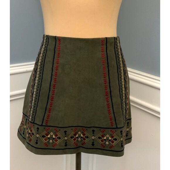 Abercrombie & Fitch Skirt Womens 10 Mini Vegan Suede Embroidered Boho Festival - Picture 1 of 8